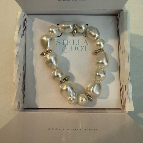 Stella & Dot Jewelry - Stella & Dot Pearl Bracelet with Gold Accents